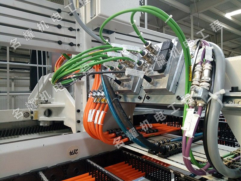 利勃海爾中國(guó)重汽加工中心