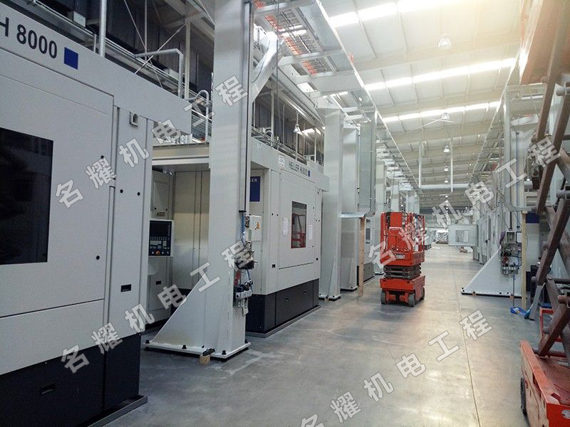 利勃海爾航架中國(guó)重汽加工中心
